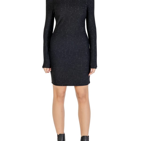 Jacqueline De Yong Рокли Жени